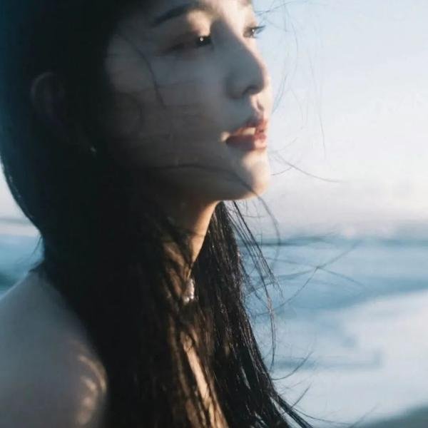 隔壁的吸血鬼美眉
